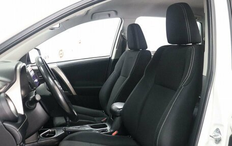 Toyota RAV4, 2018 год, 1 799 000 рублей, 8 фотография