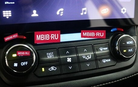 Toyota RAV4, 2018 год, 1 799 000 рублей, 16 фотография