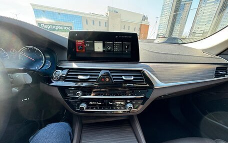 BMW 5 серия, 2018 год, 3 690 000 рублей, 11 фотография