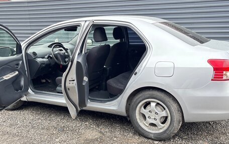 Toyota Yaris III рестайлинг, 2008 год, 800 000 рублей, 3 фотография