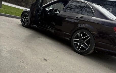 Mercedes-Benz C-Класс, 2010 год, 650 000 рублей, 1 фотография