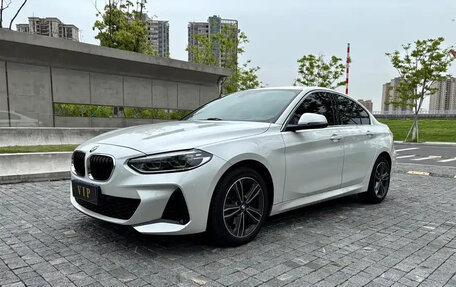 BMW 1 серия, 2022 год, 1 440 000 рублей, 1 фотография
