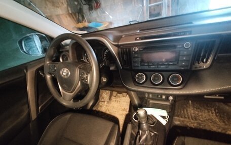 Toyota RAV4, 2015 год, 2 000 000 рублей, 3 фотография