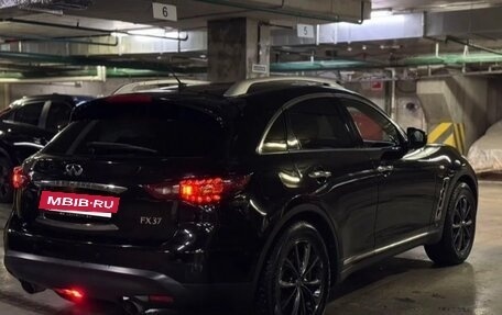 Infiniti FX II, 2011 год, 1 849 000 рублей, 6 фотография