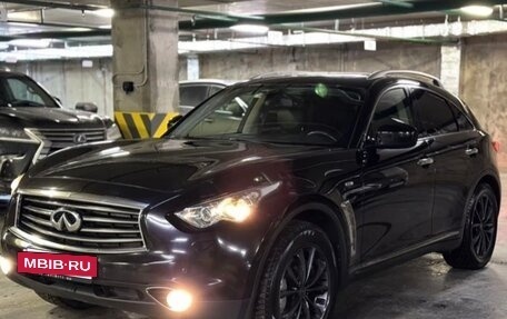 Infiniti FX II, 2011 год, 1 849 000 рублей, 4 фотография