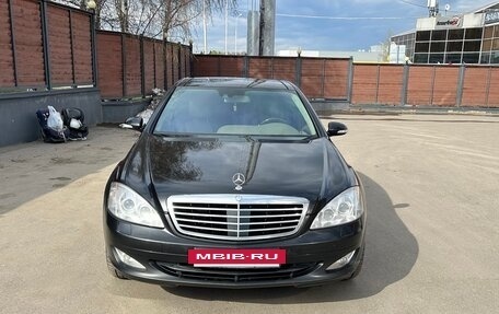 Mercedes-Benz S-Класс, 2007 год, 1 900 000 рублей, 4 фотография