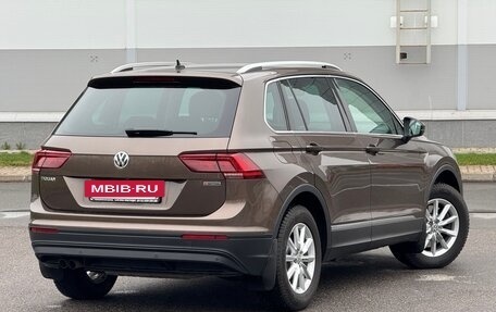 Volkswagen Tiguan II, 2018 год, 2 850 000 рублей, 2 фотография