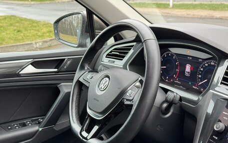 Volkswagen Tiguan II, 2018 год, 2 850 000 рублей, 17 фотография