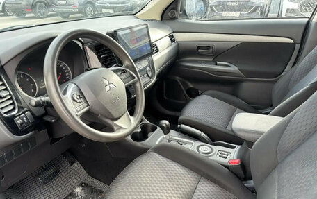 Mitsubishi Outlander III рестайлинг 3, 2013 год, 1 525 000 рублей, 8 фотография