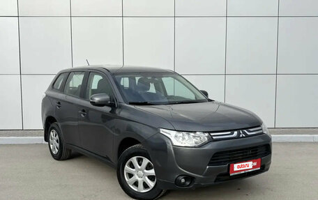 Mitsubishi Outlander III рестайлинг 3, 2013 год, 1 525 000 рублей, 6 фотография