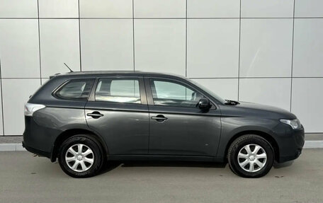 Mitsubishi Outlander III рестайлинг 3, 2013 год, 1 525 000 рублей, 5 фотография