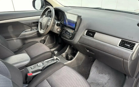 Mitsubishi Outlander III рестайлинг 3, 2013 год, 1 525 000 рублей, 11 фотография