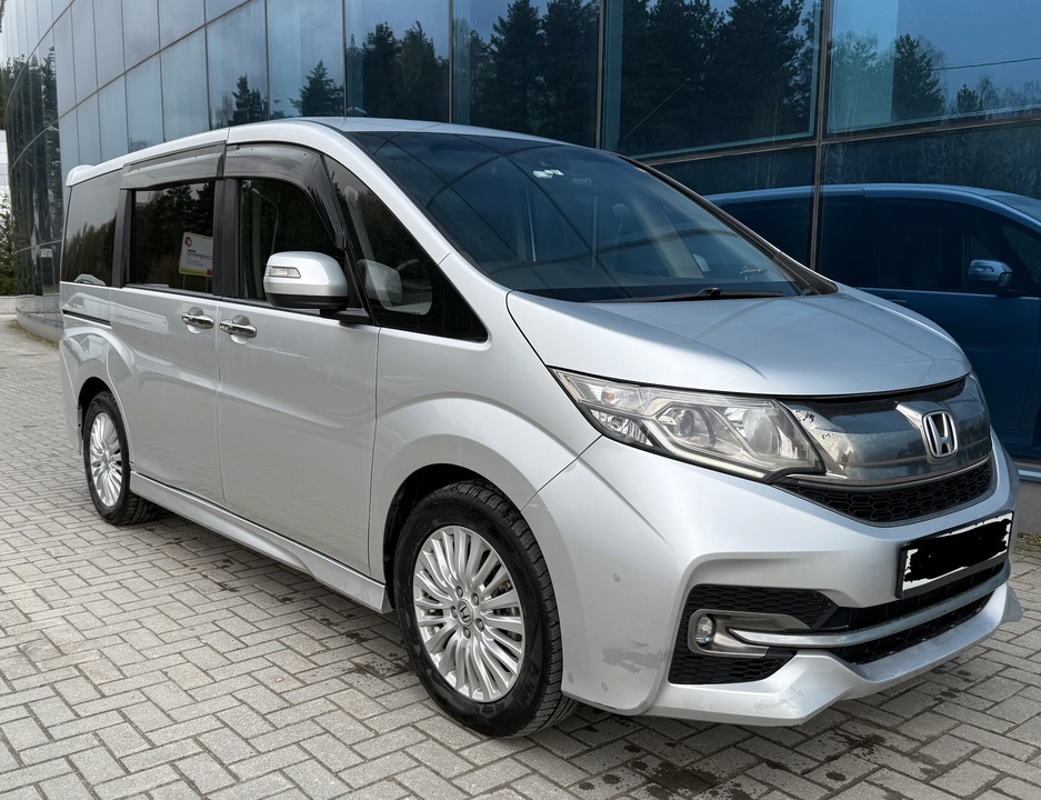 Honda Stepwgn V, 2016 год, 1 850 000 рублей, 1 фотография