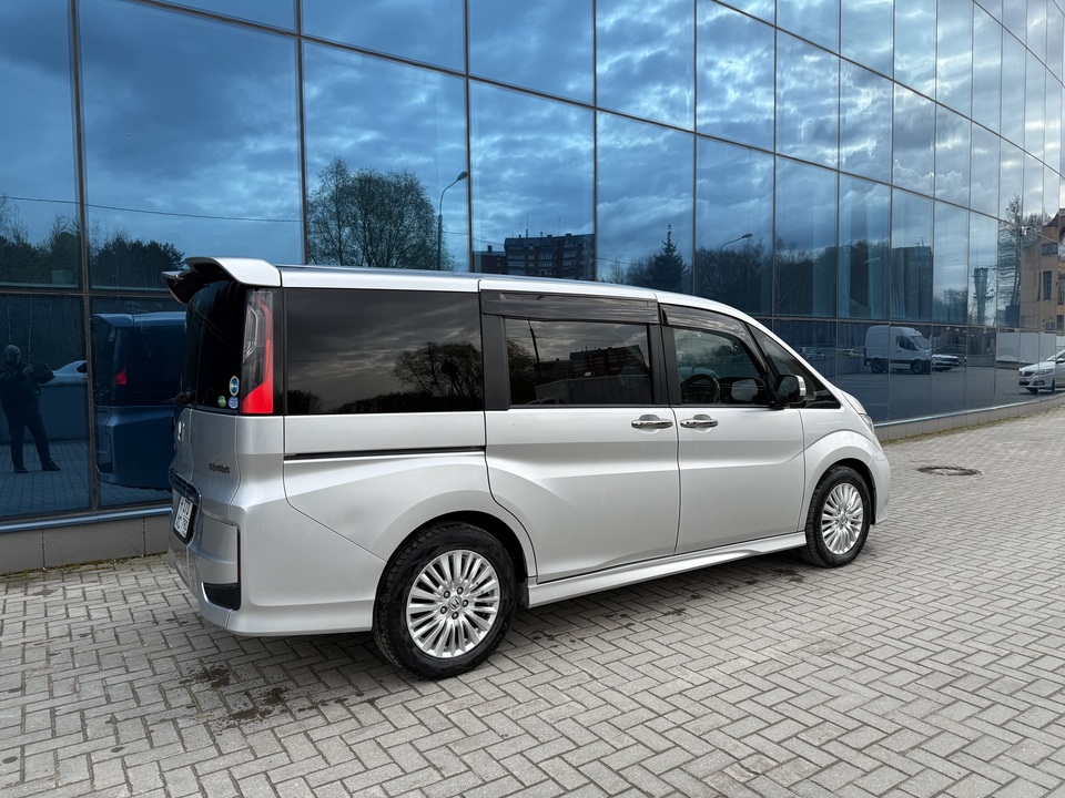 Honda Stepwgn V, 2016 год, 1 850 000 рублей, 16 фотография