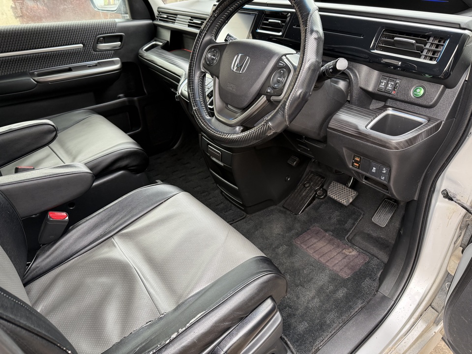 Honda Stepwgn V, 2016 год, 1 850 000 рублей, 6 фотография
