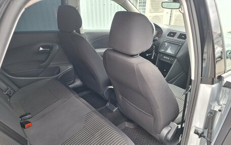 Volkswagen Polo VI (EU Market), 2015 год, 820 000 рублей, 24 фотография
