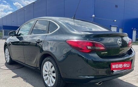 Opel Astra J, 2014 год, 890 000 рублей, 5 фотография
