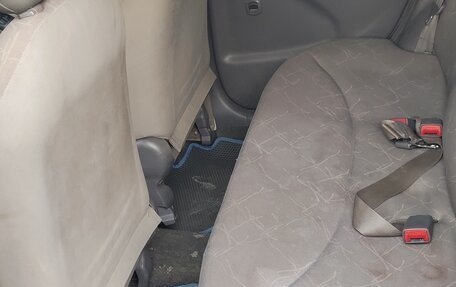Toyota Platz, 2001 год, 399 000 рублей, 4 фотография