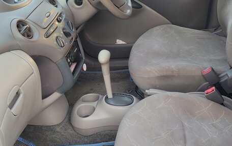 Toyota Platz, 2001 год, 399 000 рублей, 5 фотография