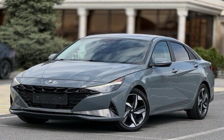 Hyundai Elantra, 2022 год, 1 670 000 рублей, 2 фотография