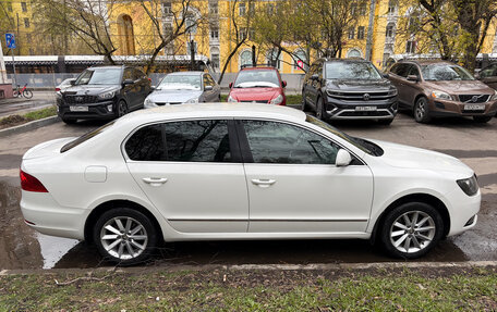 Skoda Superb III рестайлинг, 2013 год, 1 049 000 рублей, 3 фотография