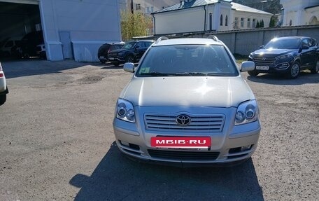 Toyota Avensis III рестайлинг, 2005 год, 950 000 рублей, 2 фотография
