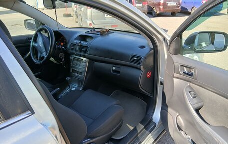 Toyota Avensis III рестайлинг, 2005 год, 950 000 рублей, 8 фотография