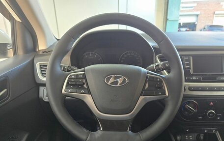 Hyundai Solaris II рестайлинг, 2015 год, 1 049 000 рублей, 17 фотография