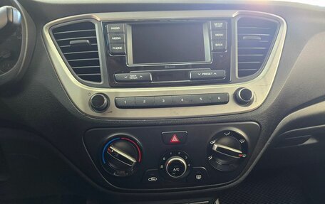 Hyundai Solaris II рестайлинг, 2015 год, 1 049 000 рублей, 20 фотография