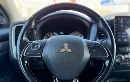 Mitsubishi Outlander III рестайлинг 3, 2015 год, 1 450 000 рублей, 10 фотография