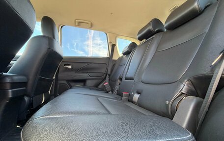 Mitsubishi Outlander III рестайлинг 3, 2015 год, 1 450 000 рублей, 15 фотография