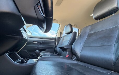 Mitsubishi Outlander III рестайлинг 3, 2015 год, 1 450 000 рублей, 14 фотография