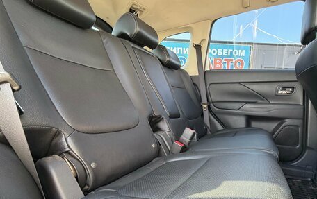 Mitsubishi Outlander III рестайлинг 3, 2015 год, 1 450 000 рублей, 16 фотография
