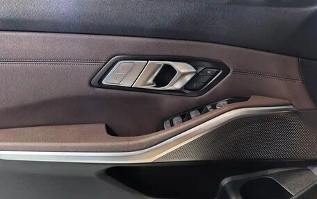 BMW 3 серия, 2021 год, 1 840 000 рублей, 15 фотография