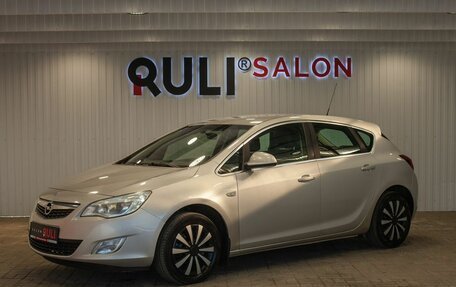 Opel Astra J, 2011 год, 795 000 рублей, 1 фотография