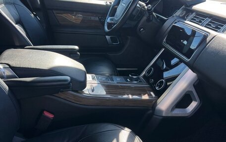 Land Rover Range Rover IV рестайлинг, 2018 год, 4 500 000 рублей, 7 фотография