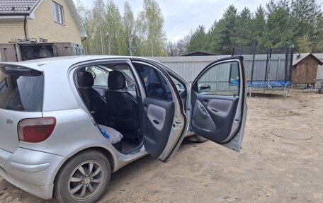 Toyota Vitz, 2000 год, 400 000 рублей, 2 фотография