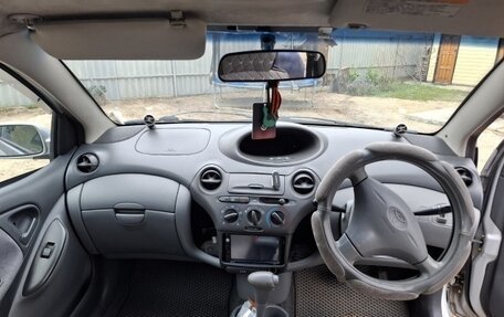 Toyota Vitz, 2000 год, 400 000 рублей, 3 фотография