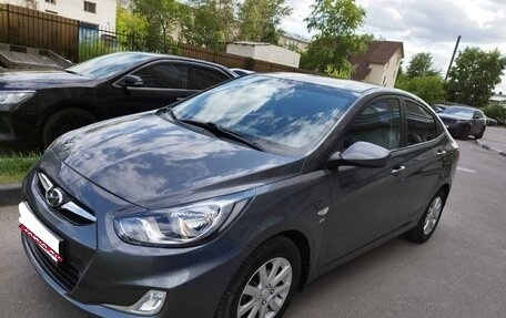 Hyundai Solaris II рестайлинг, 2013 год, 1 500 000 рублей, 2 фотография
