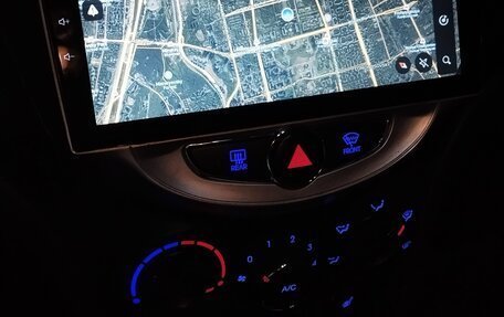 Hyundai Solaris II рестайлинг, 2013 год, 1 500 000 рублей, 28 фотография