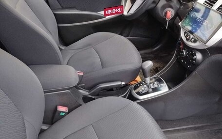 Hyundai Solaris II рестайлинг, 2013 год, 1 500 000 рублей, 31 фотография