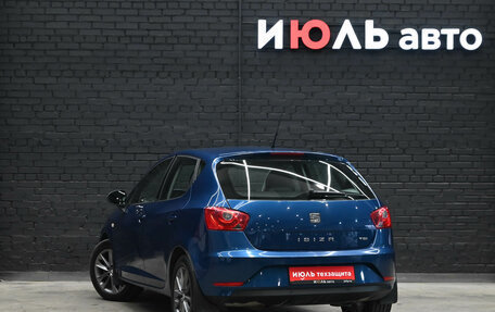 SEAT Ibiza IV рестайлинг 2, 2014 год, 950 000 рублей, 5 фотография