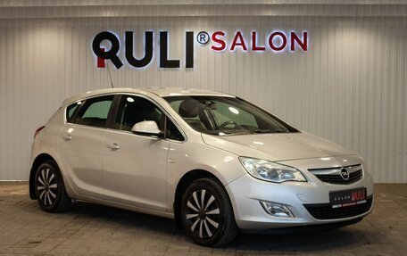 Opel Astra J, 2011 год, 795 000 рублей, 3 фотография