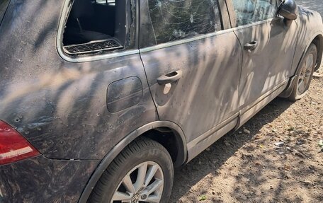 Volkswagen Touareg III, 2011 год, 900 000 рублей, 2 фотография