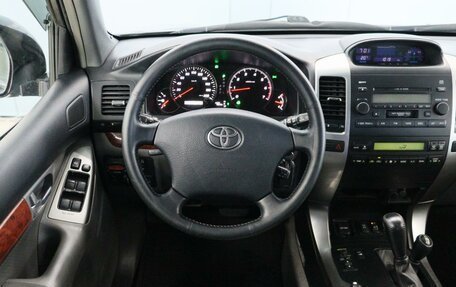 Toyota Land Cruiser Prado 120 рестайлинг, 2005 год, 1 900 000 рублей, 6 фотография