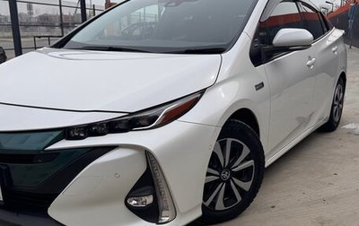 Toyota Prius IV XW50, 2018 год, 2 400 000 рублей, 1 фотография