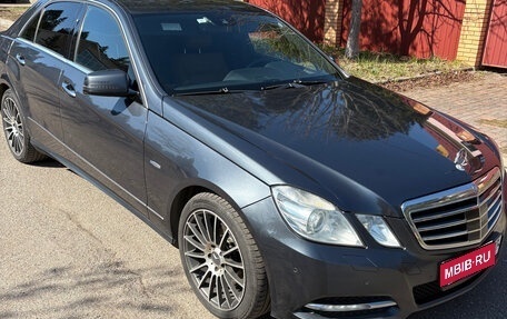 Mercedes-Benz E-Класс, 2011 год, 1 950 000 рублей, 1 фотография