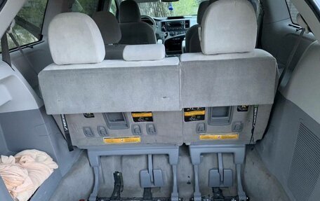 Toyota Sienna III, 2013 год, 2 250 000 рублей, 11 фотография