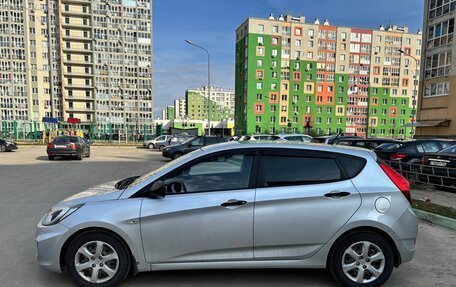 Hyundai Solaris II рестайлинг, 2013 год, 670 000 рублей, 5 фотография