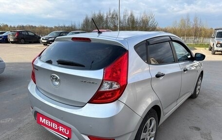 Hyundai Solaris II рестайлинг, 2013 год, 670 000 рублей, 2 фотография